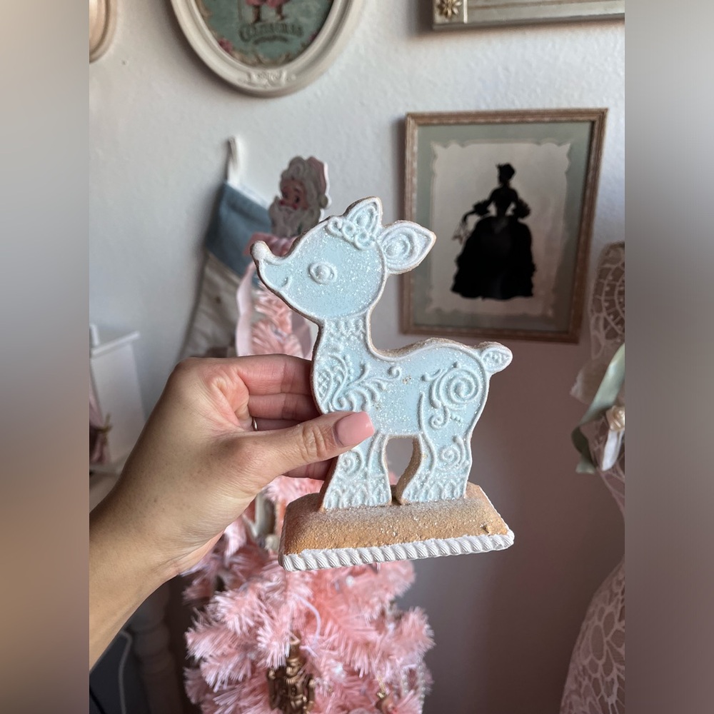 Pastel reindeer decor